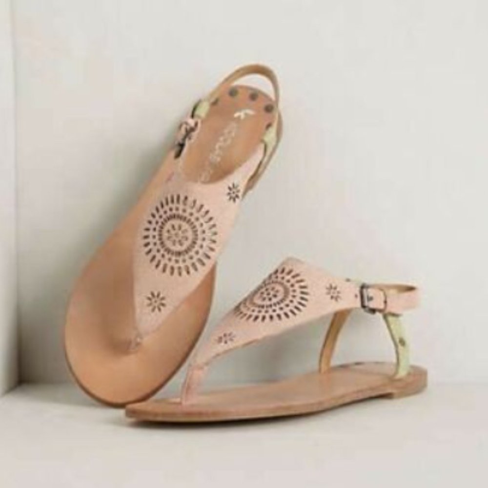 NIB SIZE US5,6,7  Koolaburra Farren leather thong sandal in Stardust Pink